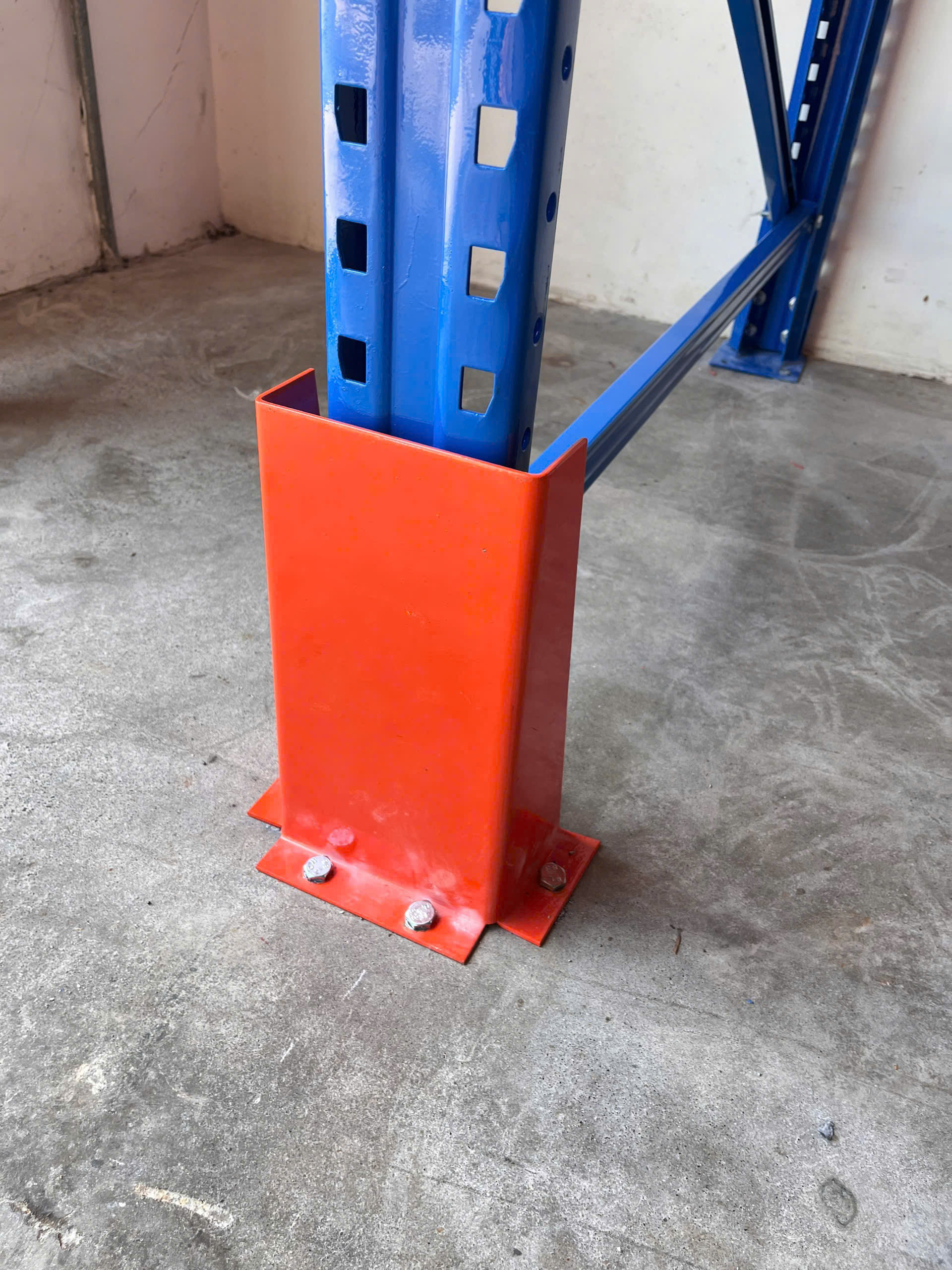 trụ bảo vệ