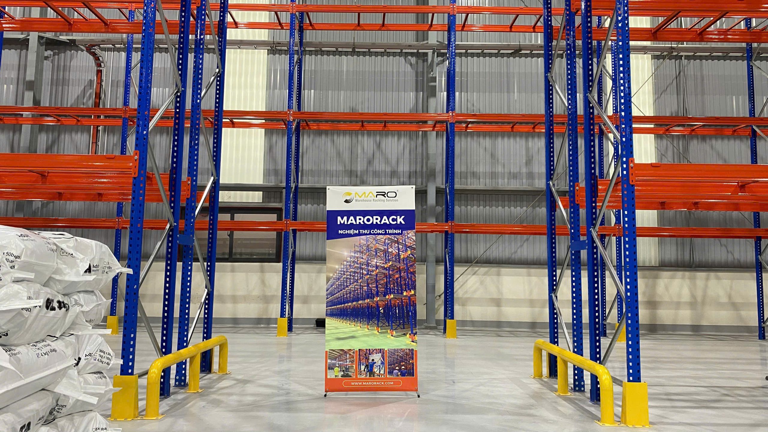 Hệ thống kệ Selective chứa pallet với khả năng tiếp cận từng vị trí